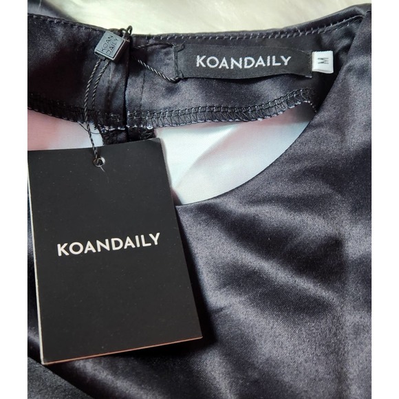 NWT Koandaily Printed Satin Shift Dress M - Picture 3 of 4